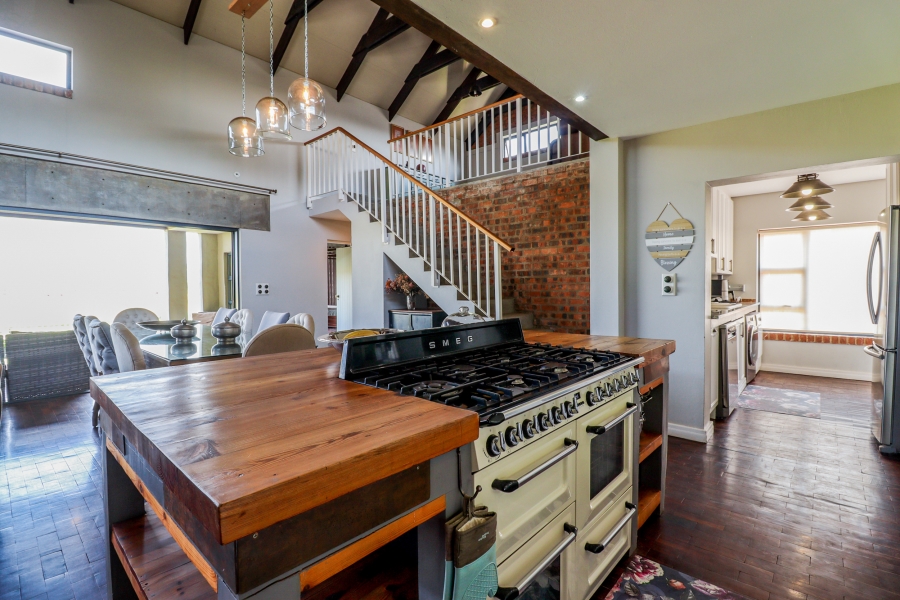 4 Bedroom Property for Sale in The Coves North West